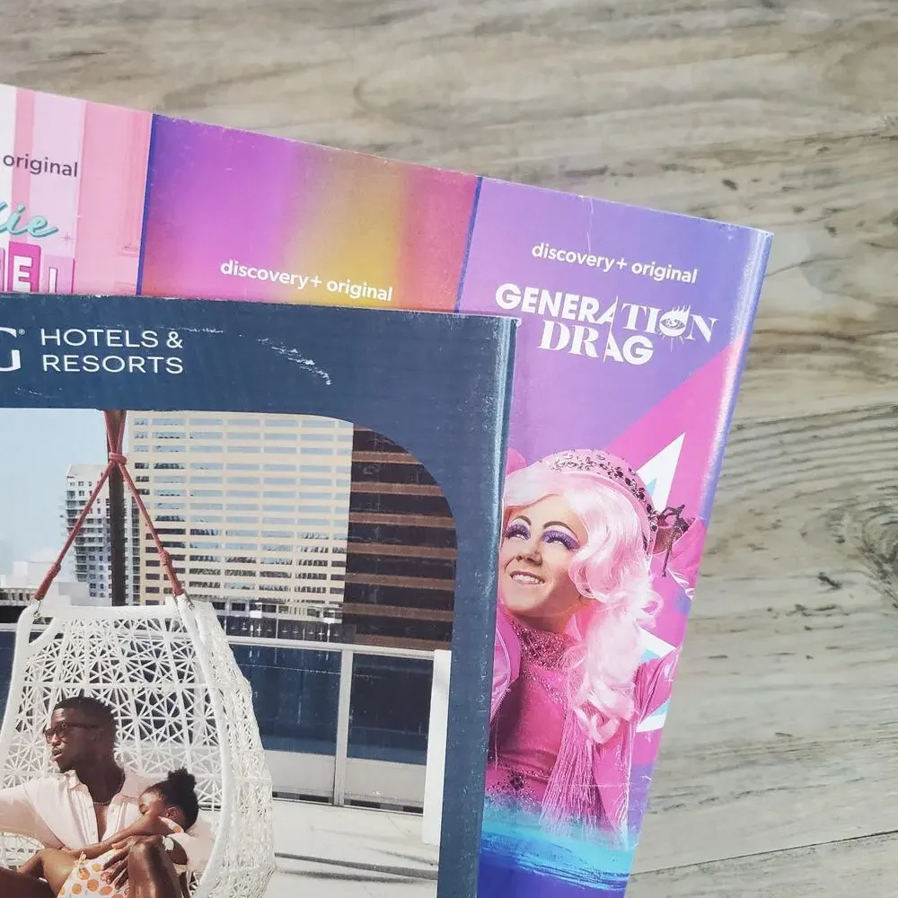 People Magazine lot of 4 magazines in print 2022 Liotta Jonas Spears Jubilee